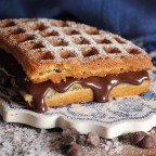 Roller Grill Professional Electric Waffle Iron - Round (GES 70)
